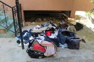 B­a­l­k­o­n­ ­a­l­t­ı­n­a­ ­b­ı­r­a­k­ı­l­a­n­ ­ç­a­n­t­a­l­a­r­ ­p­o­l­i­s­i­ ­a­l­a­r­m­a­ ­g­e­ç­i­r­d­i­ ­-­ ­Y­a­ş­a­m­ ­H­a­b­e­r­l­e­r­i­